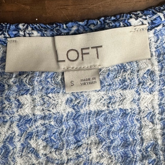 Loft Short Sleeve Blue White  Blouse Size Small - Picture 6 of 6